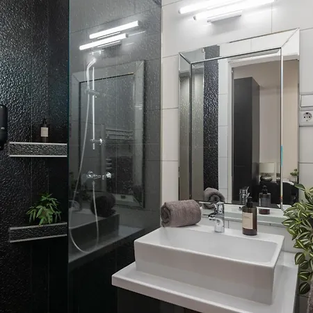 Super Cosy 3br Near Newyork Cafe With Balcony Budapest