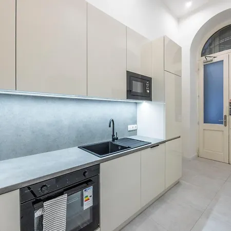 Apartment Charming E24 Grand Next To The Andrassy Fashion St Budapest