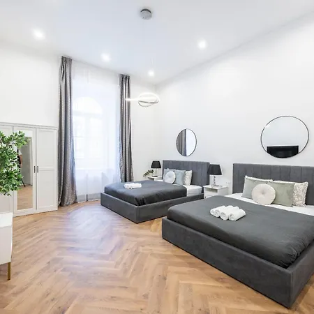 Apartment Charming E24 Grand Next To The Andrassy Fashion St Budapest