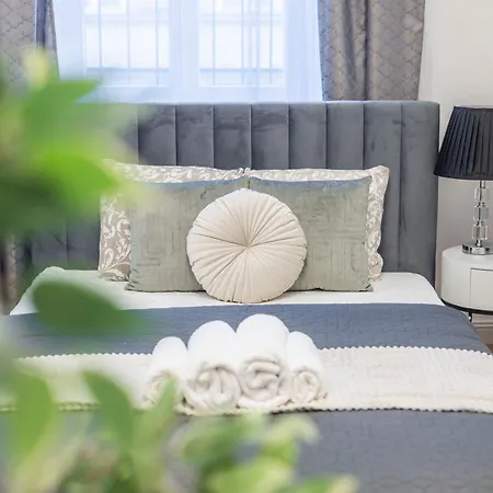 Apartment Charming E24 Grand Next To The Andrassy Fashion St