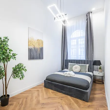 Charming E24 Grand Next To The Andrassy Fashion St Apartment