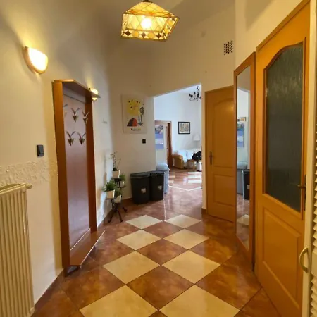 Mester * Budapest