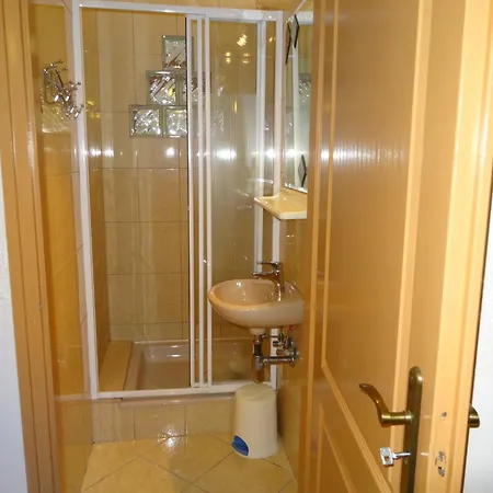 Mester Apartment *