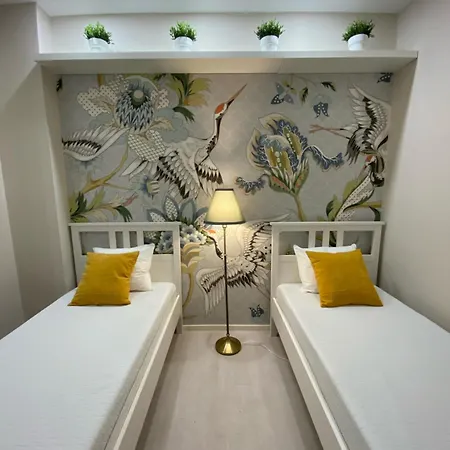 Apartman Mom Boutique