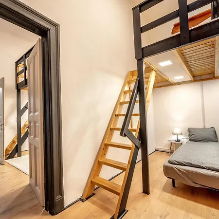 Happy Apartment *