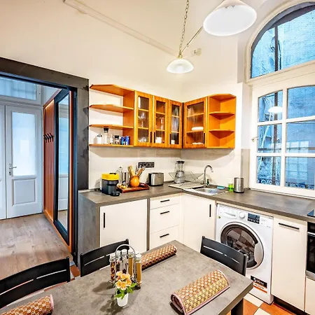 Apartment Happy