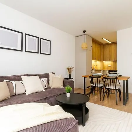 Urban Forest Apartment *