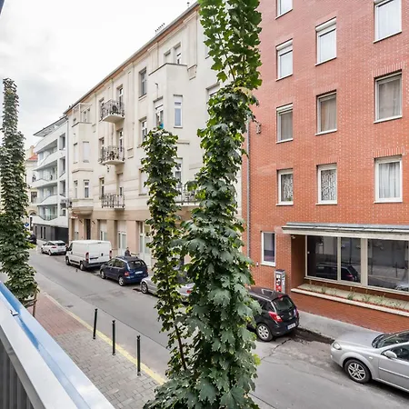 Viola - Free Parking And Balcony Apartman *