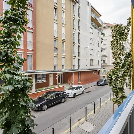 Viola - Free Parking And Balcony Apartment