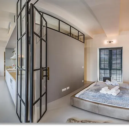 Apartment Loft Astoria By Vagabond