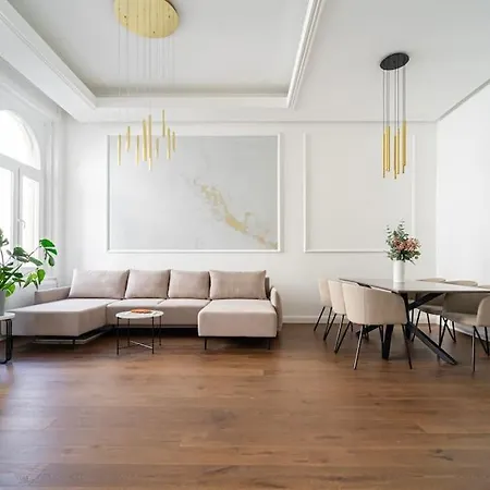 The Opera Luxury Apartment *