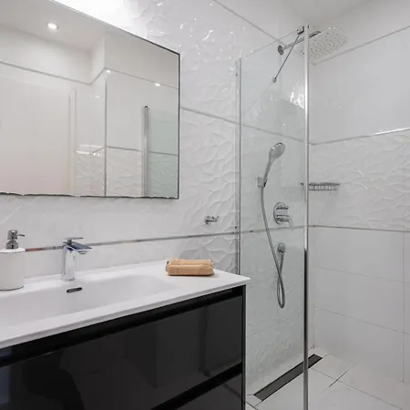 Kiraly 44 Luxury With Free Parking Apartament