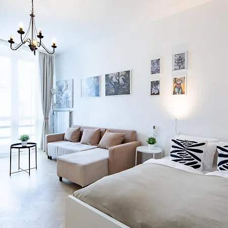 Ultra - Balcony - Basilica View Apartment