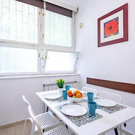 Ultra - Balcony - Basilica View Apartment