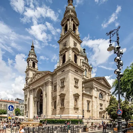 Ultra - Balcony - Basilica View * Budapest