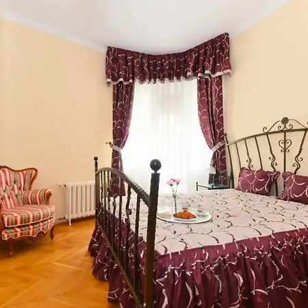 Neo-baroque Near Basilica Apartment