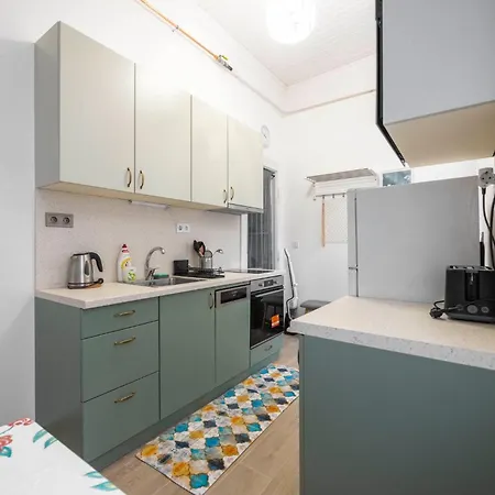 Deluxe In Art Nouveau House- With Garage Apartment Budapest