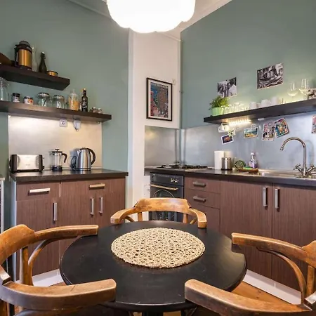 Paulay Deluxe Apartment