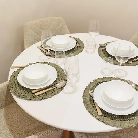 Apartment Chic 2 Bedrooms *