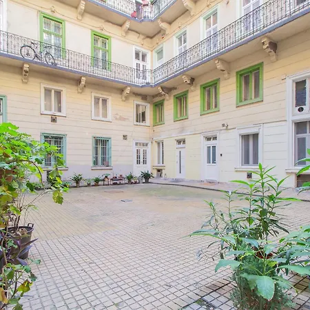 The Oktogon Getaway Apartment Budapest