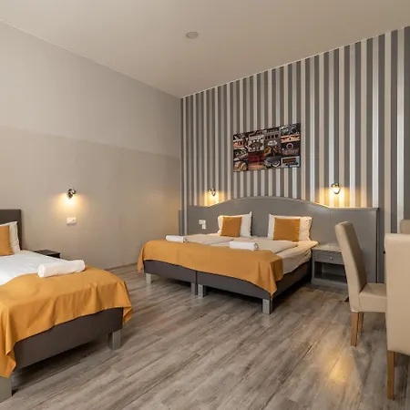 Hotel Full Moon Budapest