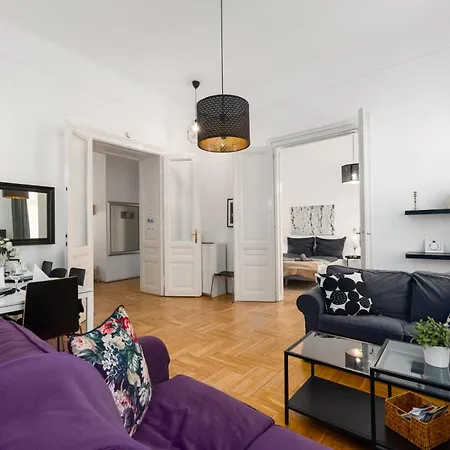Black & White Apartament Budapesta