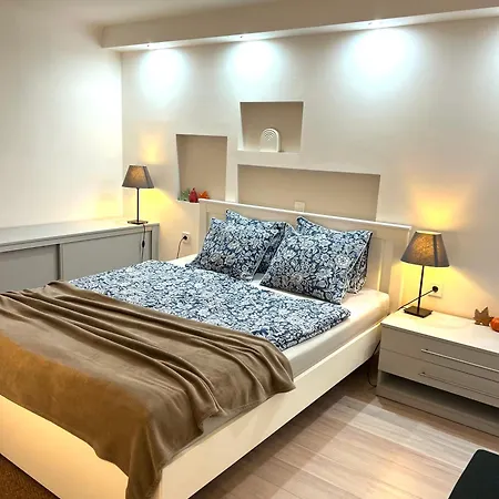 Apartment Raday Street Heven