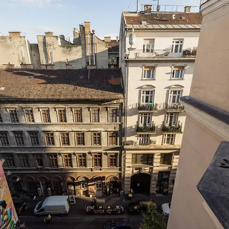 Apartment Magnificent 3br With Balcony By Dohany Synalogue Budapest