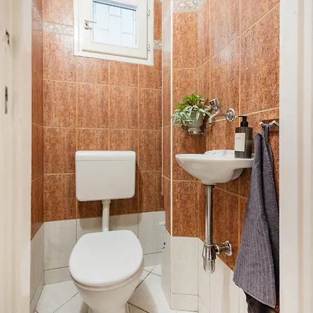 Apartment Magnificent 3br With Balcony By Dohany Synalogue Budapest