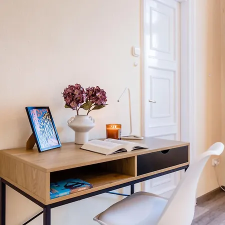 Magnificent 3br With Balcony By Dohany Synalogue Apartment Budapest