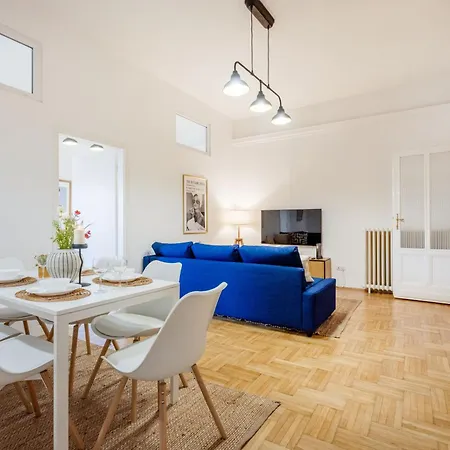 Apartment Magnificent 3br With Balcony By Dohany Synalogue