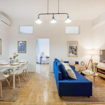 Magnificent 3br With Balcony By Dohany Synalogue Apartment