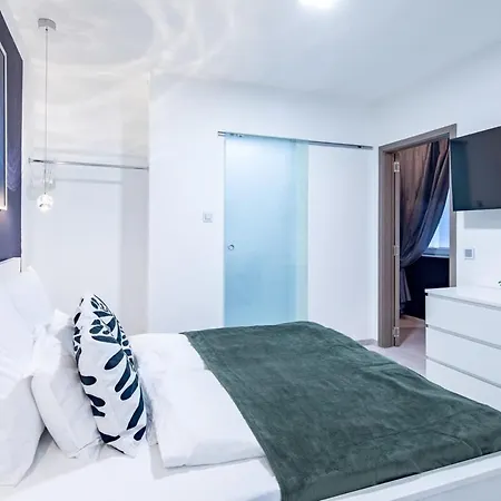 Apartment Central - New - Peaceful