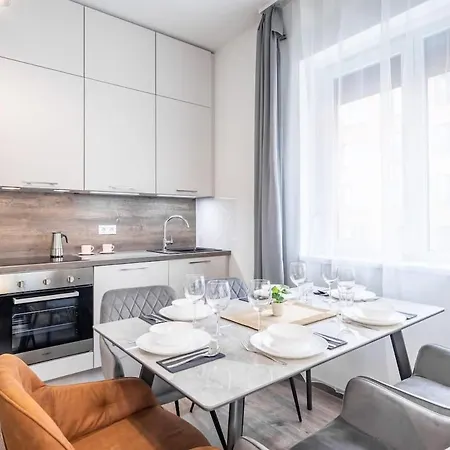 Brand New - Modern & Comy At River Apartment *