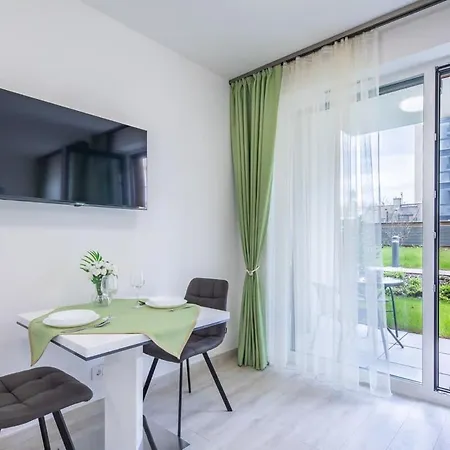 Apartment With Garden Terrace