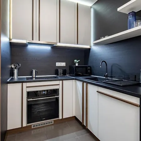 Terrace Garden - Free Parking - New And Cozy Apartment *