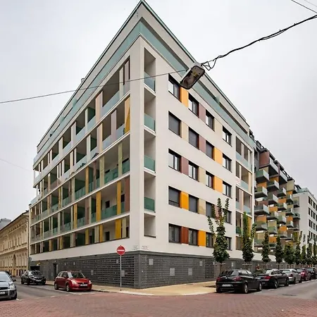 Terrace Garden - Free Parking - New And Cozy