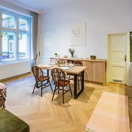 Apartment Elegant Oasis In Downtown