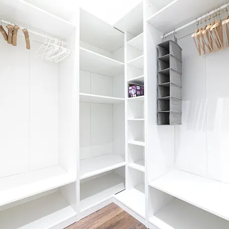 מלון Kozmo Residences 5*