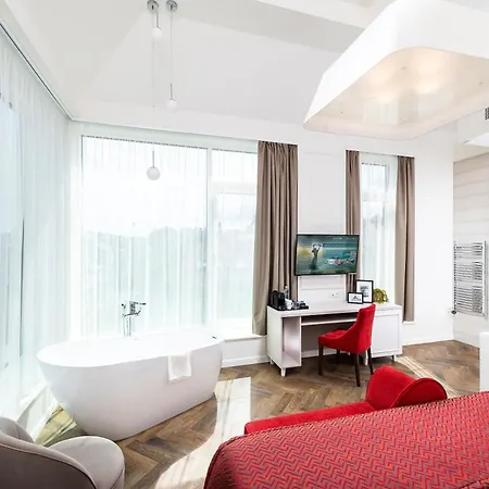 Three Corners Avenue Hotel