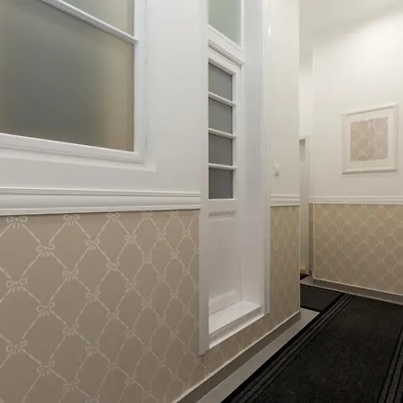 Apartment K4 *