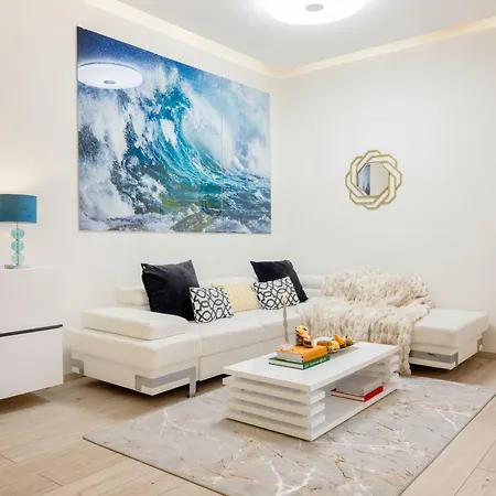 Designer Luxury Next To Dohany Synagogue With Balcony Apartment *