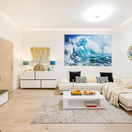 Apartment Designer Luxury Next To Dohany Synagogue With Balcony