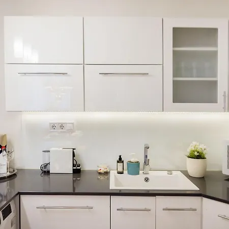 Apartment Designer Luxury Next To Dohany Synagogue With Balcony *