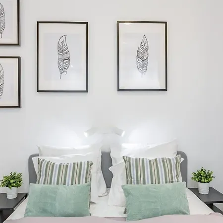 Modern Cozy At The Center Apartment *