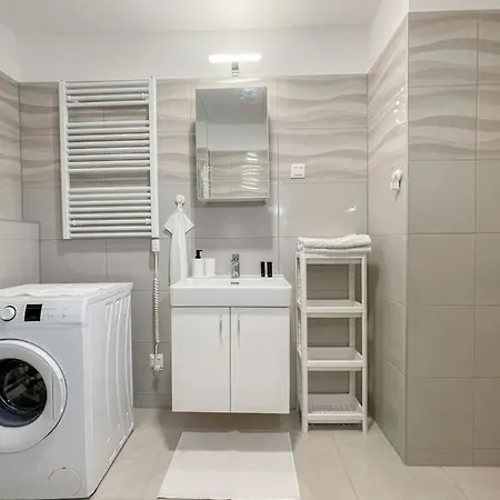 Apartment Bright Riverside Studio, Balcony, Free Parking, Air Conditioning *