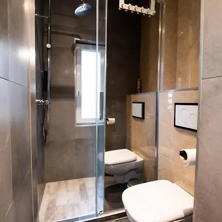 Modern Downtown Retreat At Akacfa 36 Appartamento Budapest
