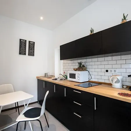 Apartment Modern Downtown Retreat At Akacfa 36 Budapest