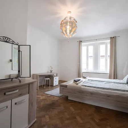 Apartment Modern Downtown Retreat At Akacfa 36 Budapest