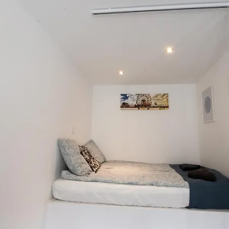 Apartment Modern Downtown Retreat At Akacfa 36